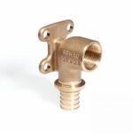 Угольник Rehau Rautitan RX 20×1/2″ с ВР с квадратной крепежной пластиной
