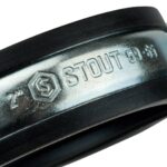 STOUT SAC-0020-Комплекты Хомут для труб, комплект: хомут+шпилька шуруп +дюбель пластиковый 2 (59-65) — фото 4